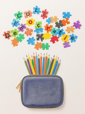 plumier et pièces de puzzle