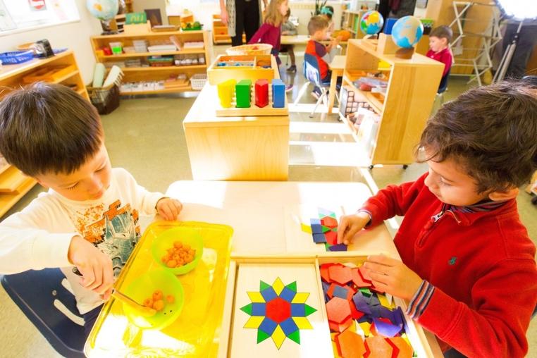 Quelle différence entre Montessori et Freinet ?