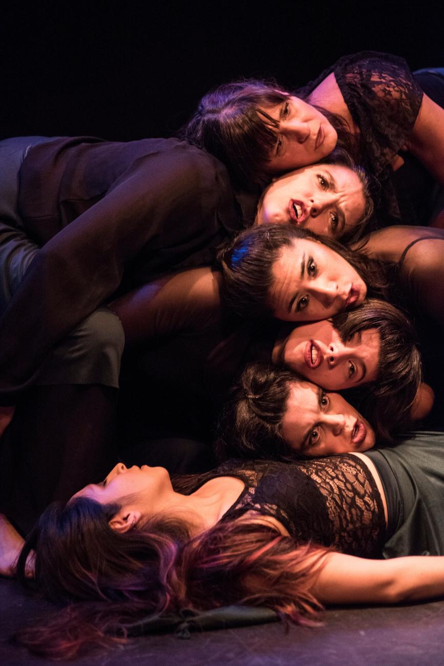 Personnes faisant de l'improvisation théâtrale